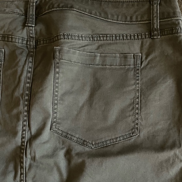 Universal Thread Khaki Skirt Size 18/34 - Picture 6 of 6